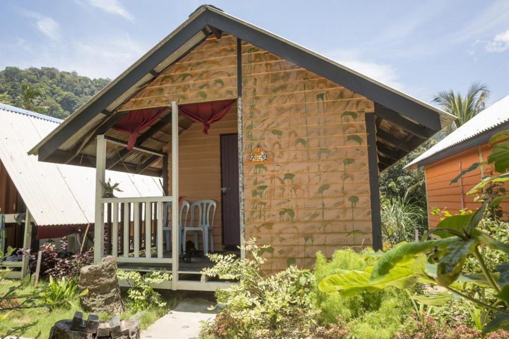 Beach Shack Chalet - Garden View Aframe Big Unit Kampong Juara Zewnętrze zdjęcie